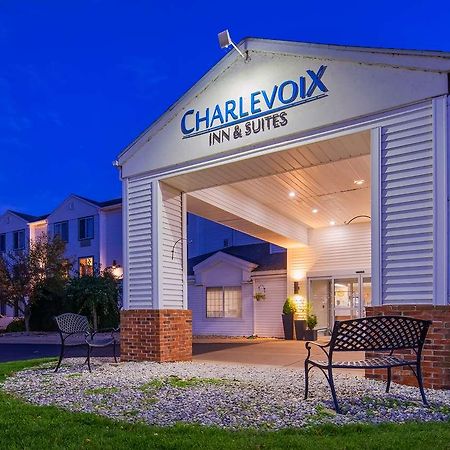Charlevoix Inn & Suites Surestay Collection By Best Western المظهر الخارجي الصورة