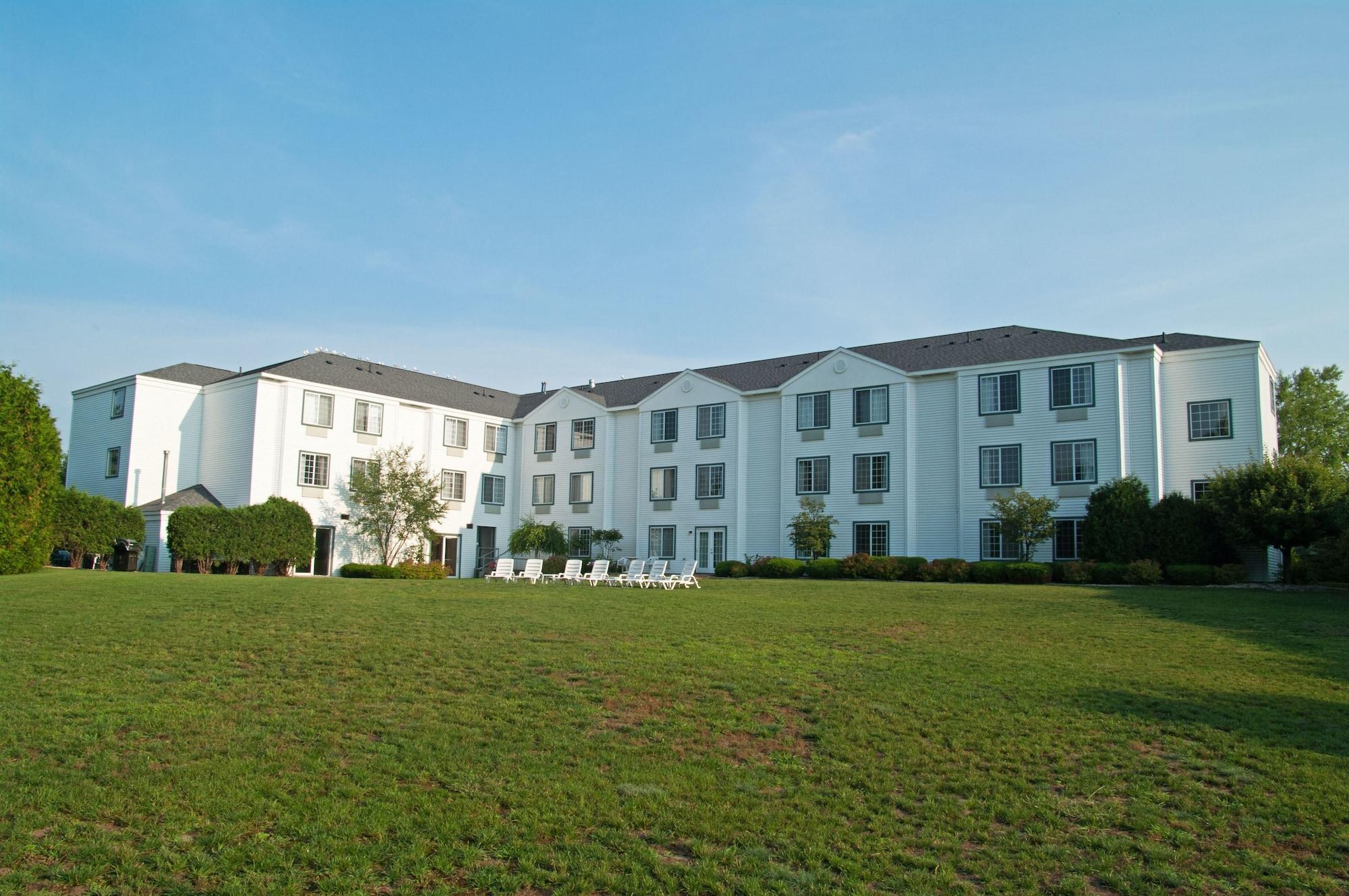 Charlevoix Inn & Suites Surestay Collection By Best Western المظهر الخارجي الصورة