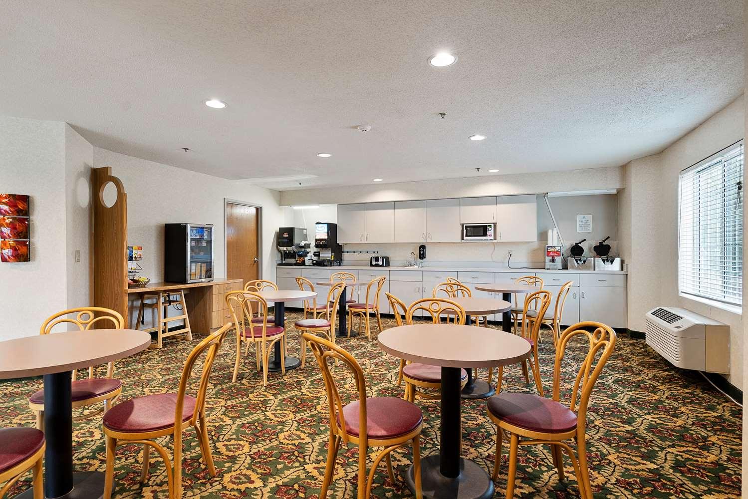 Charlevoix Inn & Suites Surestay Collection By Best Western المظهر الخارجي الصورة