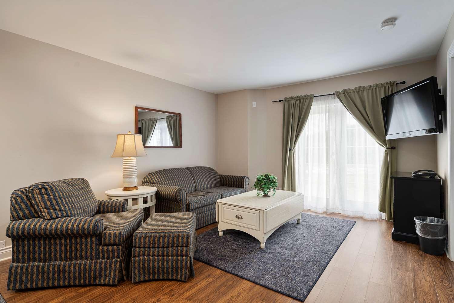 Charlevoix Inn & Suites Surestay Collection By Best Western المظهر الخارجي الصورة