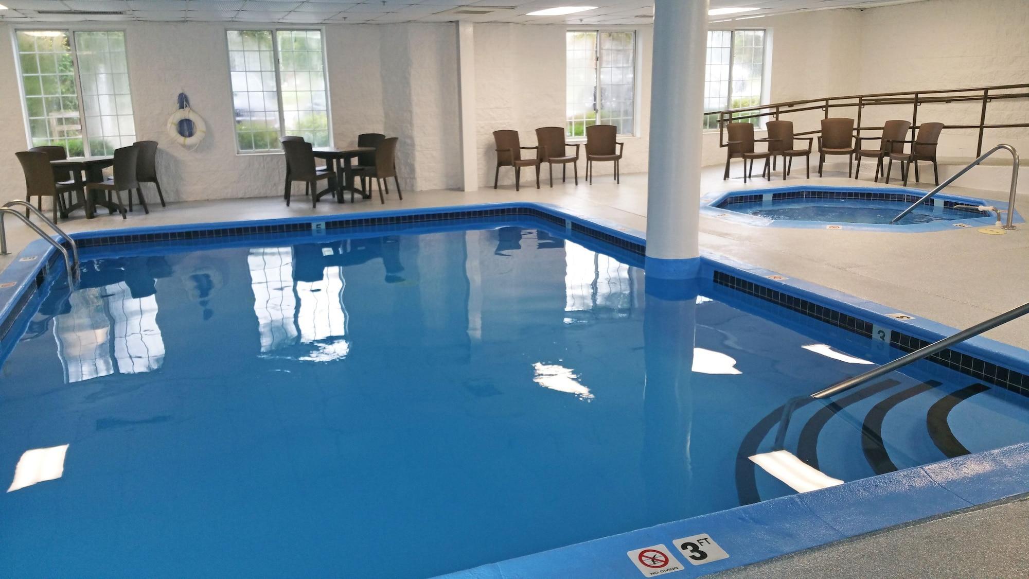Charlevoix Inn & Suites Surestay Collection By Best Western المظهر الخارجي الصورة